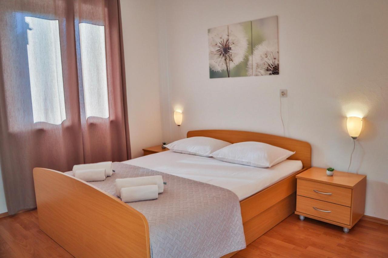 Apartmani Nana Mija Паг Екстер'єр фото