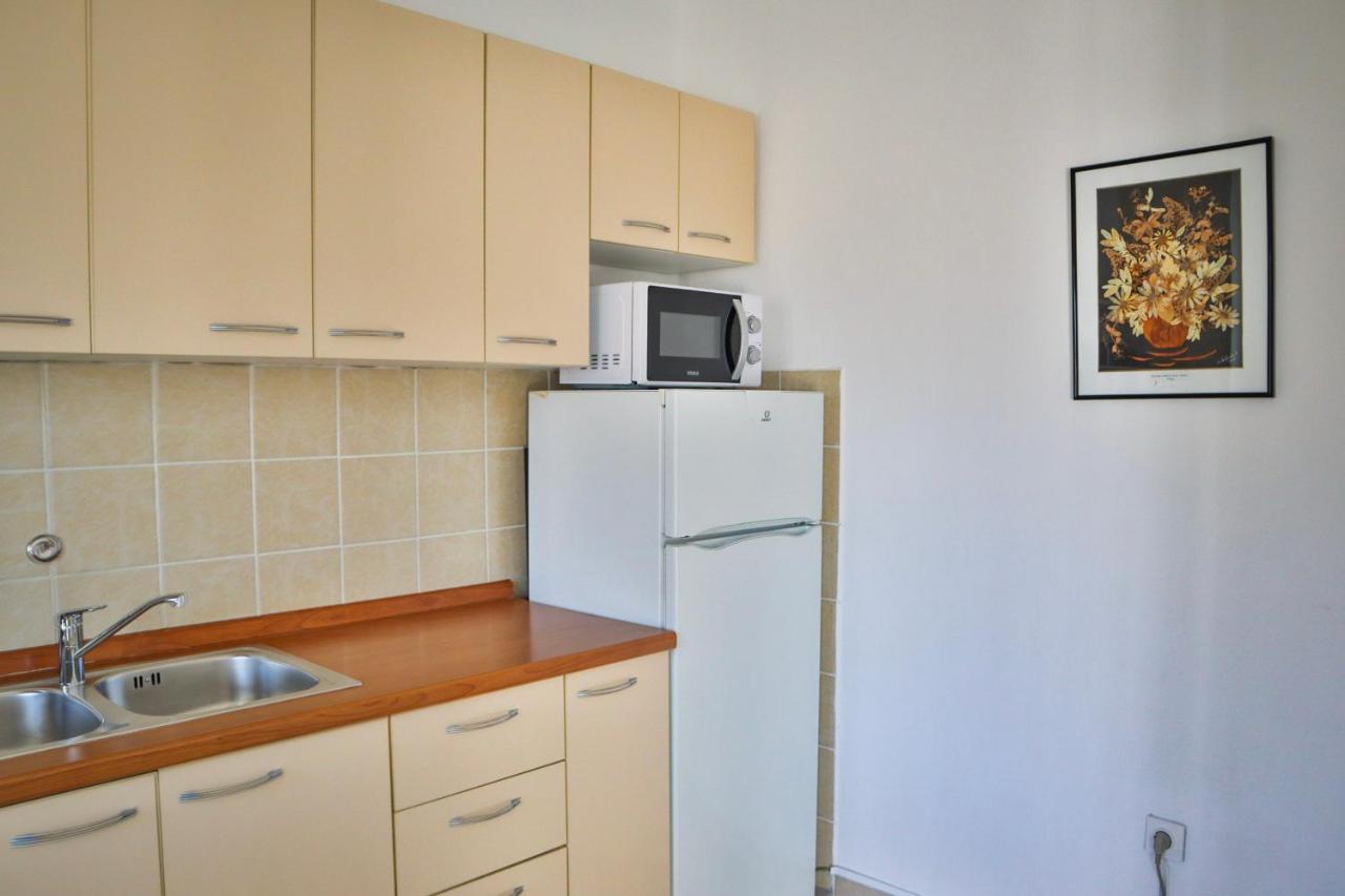 Apartmani Nana Mija Паг Екстер'єр фото
