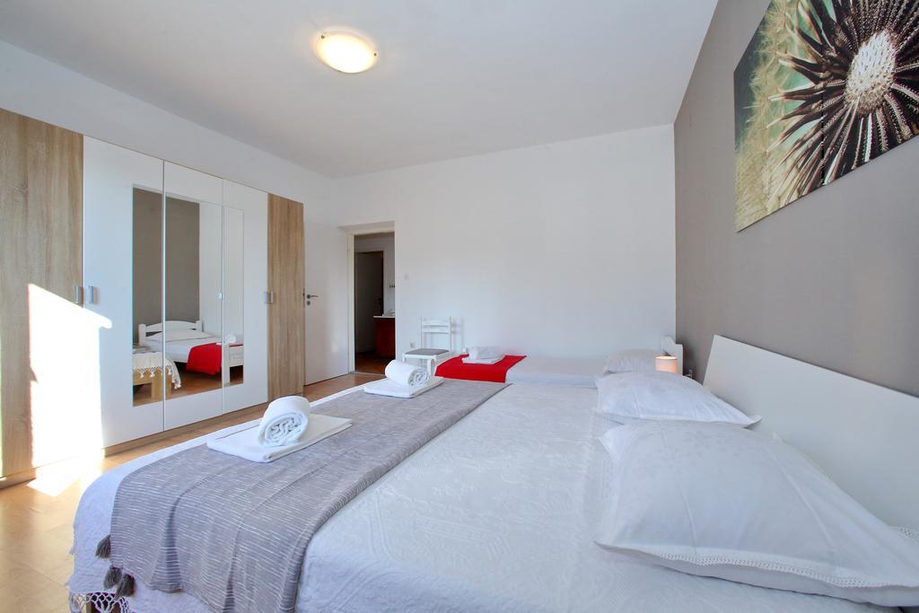 Apartmani Nana Mija Паг Екстер'єр фото