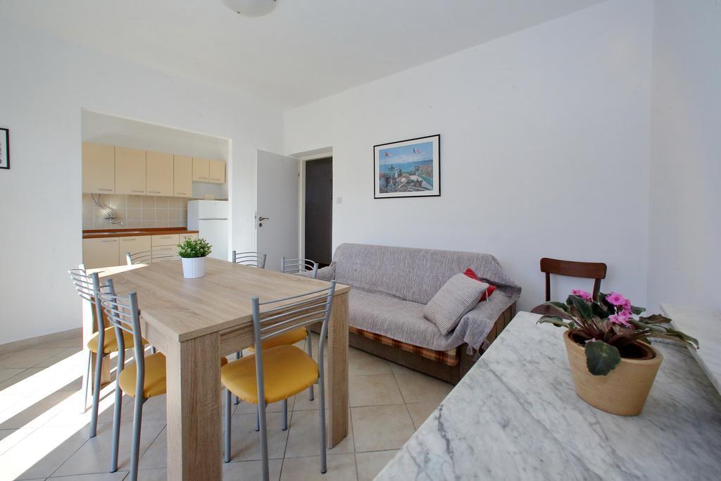 Apartmani Nana Mija Паг Екстер'єр фото