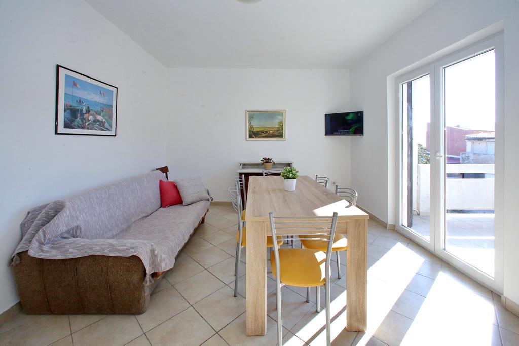 Apartmani Nana Mija Паг Екстер'єр фото