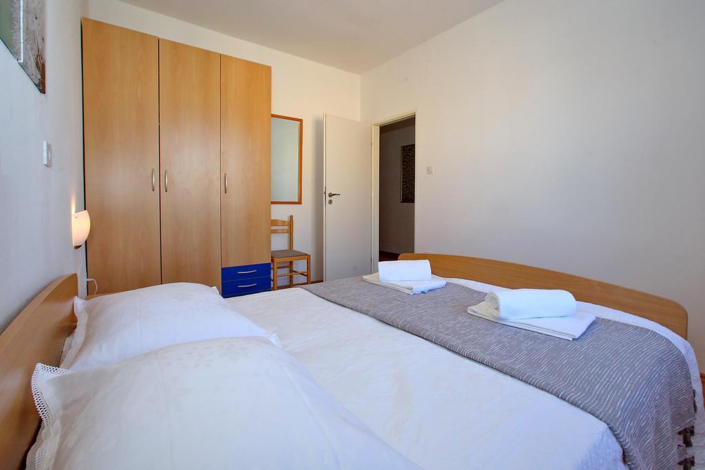 Apartmani Nana Mija Паг Екстер'єр фото