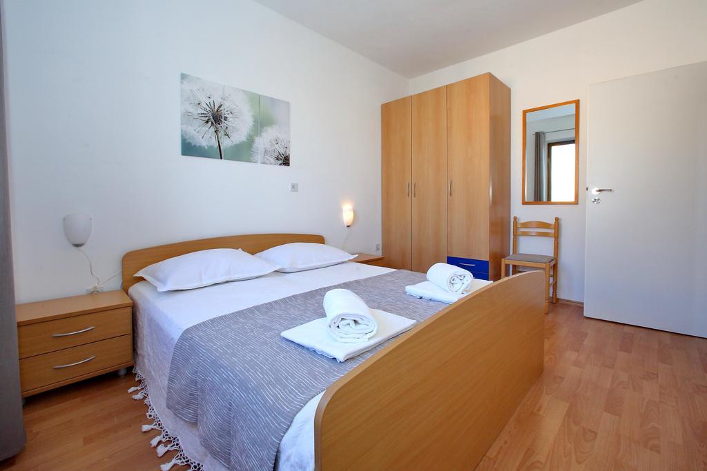 Apartmani Nana Mija Паг Екстер'єр фото