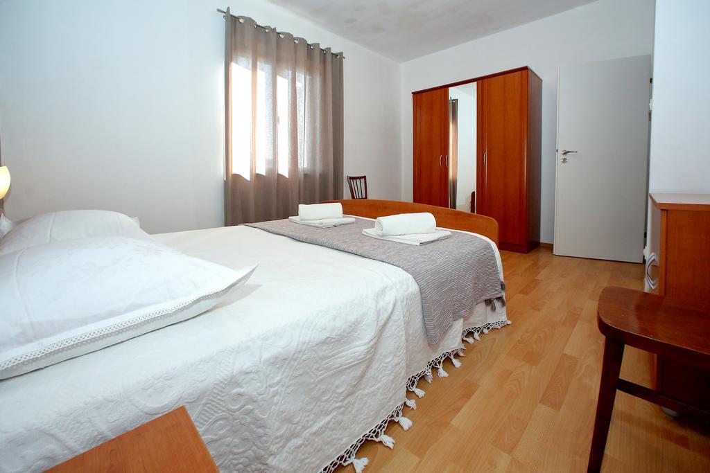 Apartmani Nana Mija Паг Екстер'єр фото